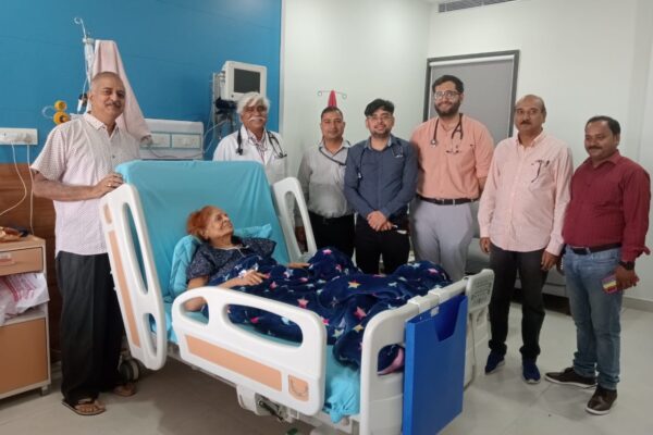 टावर, वायरलैस पेसमेकर आरबिटल के लिए अन्य राज्यों से इन्दिरेश अस्पताल पहुंच रहे हार्ट पेशेंट
