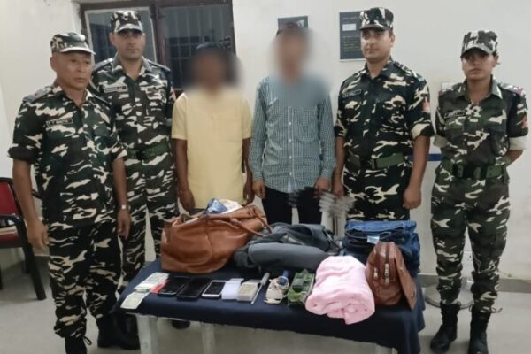 40 जिंदा कारतूस के साथ रानीखेत विधायक का भाई गिरफ्तार 40 जिंदा कारतूस के साथ विधायक का भाई गिरफ्तार