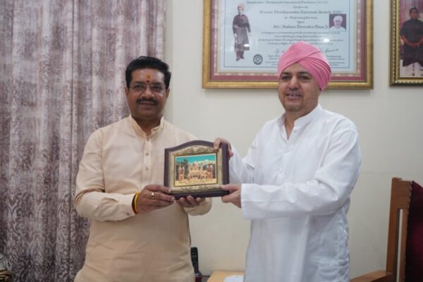 भाजपा के प्रदेश महामंत्री संगठन अजय कुमार ने श्री दरबार साहिब में टेका मत्था-Pavansutexpress