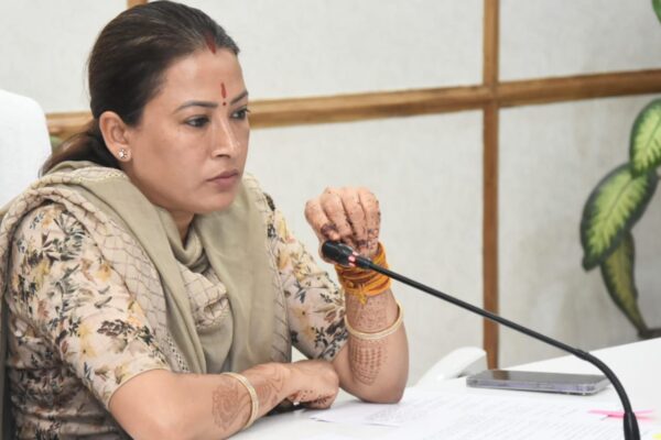 खेल मंत्री रेखा आर्य ने राष्ट्रीय खेलों की तैयारियों को लेकर सचिवालय में बैठक की खेल मंत्री रेखा आर्य ने राष्ट्रीय खेलों की तैयारियों को लेकर सचिवालय में बैठक की
