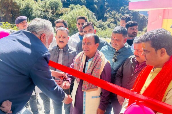 स्वास्थ्य मंत्री डा. धन सिंह रावत ने परखी यमुनोत्री धाम की स्वास्थ्य व्यवस्थाएं