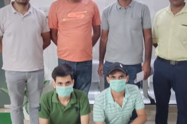 पिथौरागढ़ से फरार दो ईनामी ठगों को उत्तराखण्ड STF ने दिल्ली से किया गिरफ्तार पिथौरागढ़ से फरार दो ईनामी ठगों को उत्तराखण्ड STF ने दिल्ली से किया गिरफ्तार
