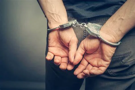 बागेश्वर में 32 लाख गबन का आरोपी डाक सेवक गिरफ्तार