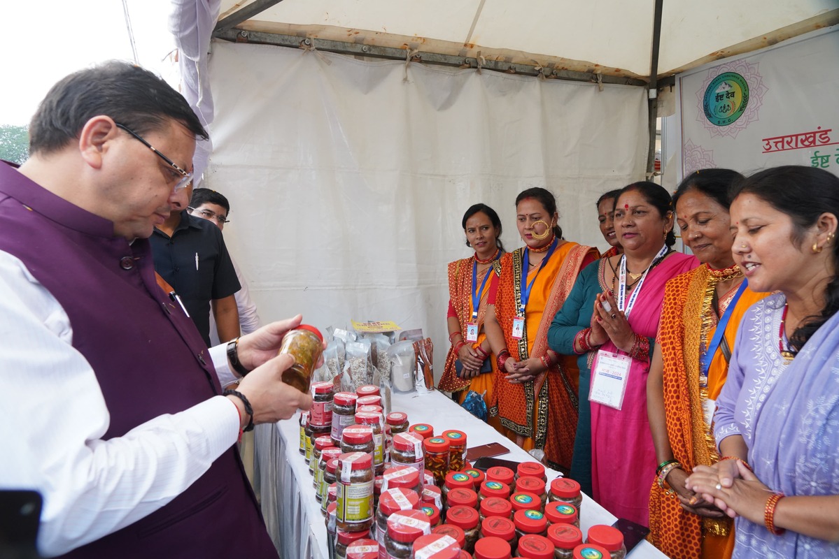 मुख्यमंत्री धामी ने रेंजर्स ग्राउंड में सरस मेले का किया शुभारंभ