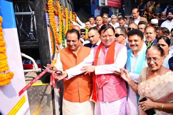 मुख्यमंत्री ने दीपावली पर्व पर प्रदेशवासियों को दी 130 नई बसों की सौगात