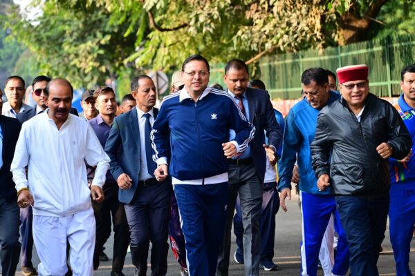 रन फॉर यूनिटी में मुख्यमंत्री धामी समेत अधिकारियों ने लगाई दौड़