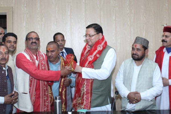 धामों की मर्यादा और महत्ता को कायम रखने के लिए राज्य सरकार प्रतिबद्ध :धामी धामों की मर्यादा और महत्ता को कायम रखने के लिए राज्य सरकार प्रतिबद्ध :धामी