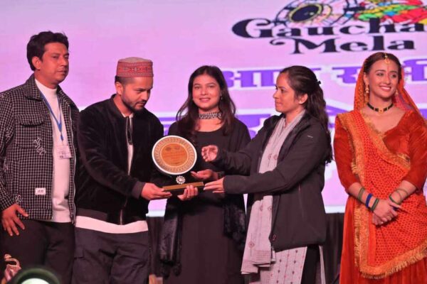 रंगारंग सांस्कृतिक कार्यक्रमों और पुरस्कार वितरण के साथ गौचर मेले का समापन