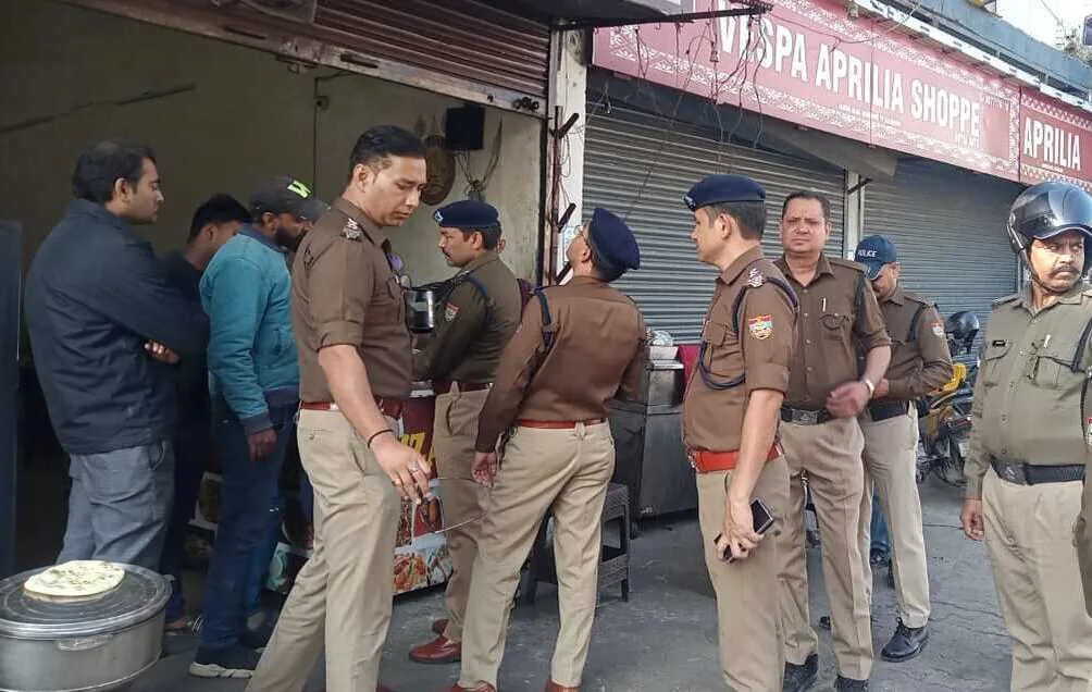अतिक्रमणकारियों पर चला दून पुलिस का डंडा, 84 दुकानदारों पर मुकदमा दर्ज