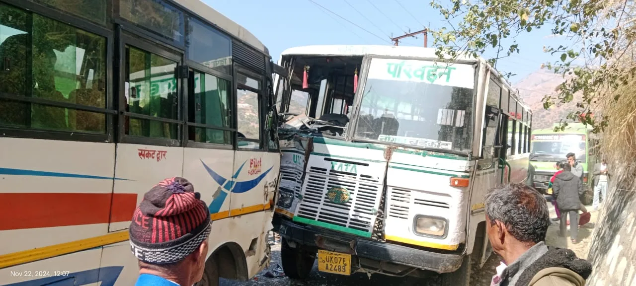 अभी-अभी:  बर्नीगाड़ में दो बसें आपस में टकराई