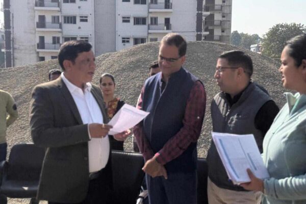 एमडीडीए उपाध्यक्ष बंशीधर तिवारी ने किया अलायम आवासीय परियोजना का निरीक्षण