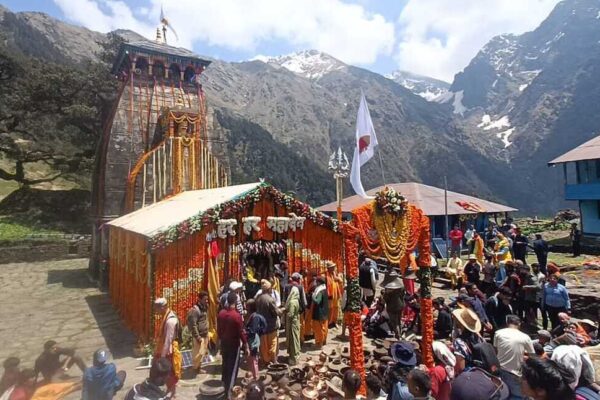 द्वितीय केदार श्री मद्महेश्वर जी के कपाट शीतकाल के लिए बंद द्वितीय केदार श्री मद्महेश्वर जी के कपाट शीतकाल के लिए बंद