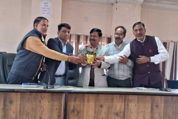 नैनीतालः प्राथमिक शिक्षक संघ के सभी ब्लाकों के पदाधिकारियों को दिलाई गई शपथ