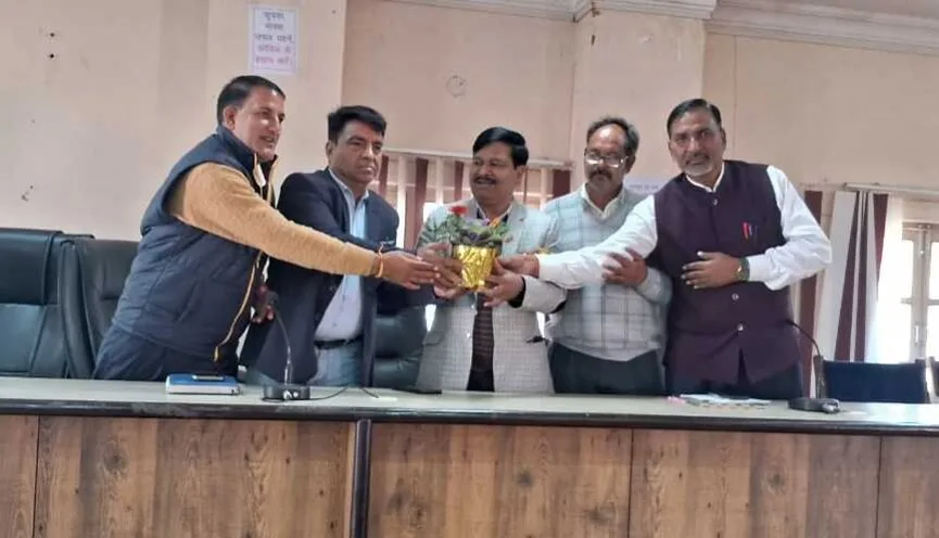 नैनीतालः प्राथमिक शिक्षक संघ के सभी ब्लाकों के पदाधिकारियों को दिलाई गई शपथ