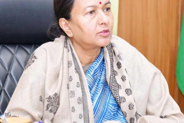 संविदा श्रमिकों को ईएसआई कवरेज की धीमी प्रक्रिया से मुख्य सचिव खफा