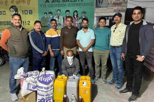 हल्द्वानी में STF ने पकड़ी नकली शराब की फैक्ट्री