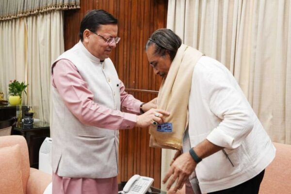 मशहूर फिल्म डायरेक्टर प्रकाश झा ने सीएम धामी से की मुलाकात