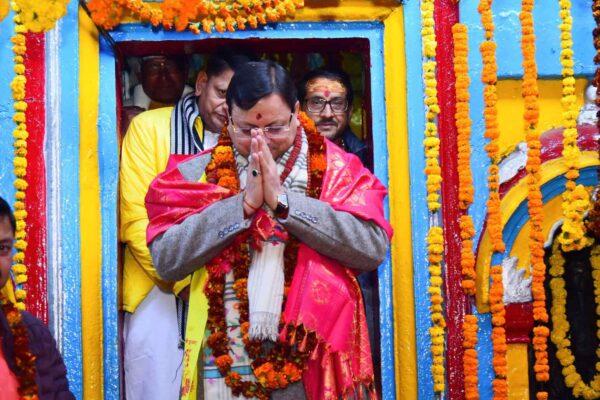 मुख्यमंत्री ने ऊखीमठ में शीतकालीन यात्रा का किया शुभारंभ, यात्रा व्यवस्थाओं का किया निरीक्षण