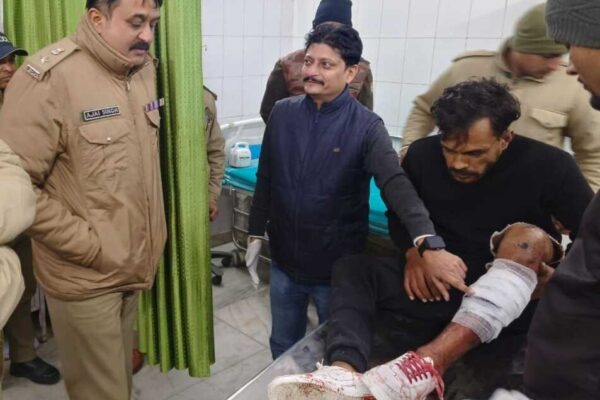 सेलाकुई में देर रात पुलिस और बदमाश के बीच मुठभेड़, बदमाश के पैर में लगी गोली