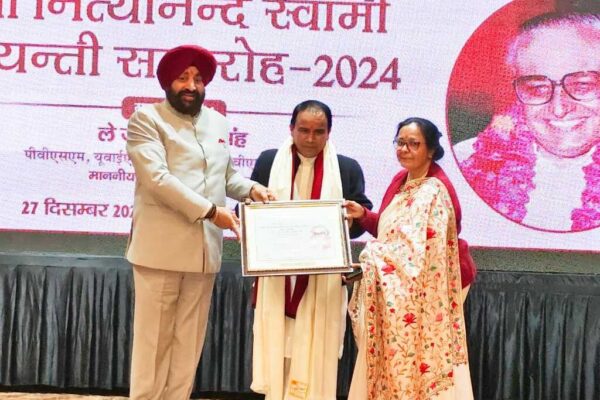 कैबिनेट मंत्री डॉ. धन सिंह रावत को “स्वच्छ राजनीतिज्ञ सम्मान”