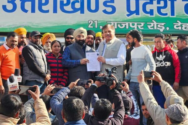 दून के मेयर पद के लिए कांग्रेस के चीफ मीडिया कोऑर्डिनेटर राजीव महर्षि ने ठोकी दावेदारी दून के मेयर पद के लिए कांग्रेस के चीफ मीडिया कोऑर्डिनेटर राजीव महर्षि ने ठोकी दावेदारी