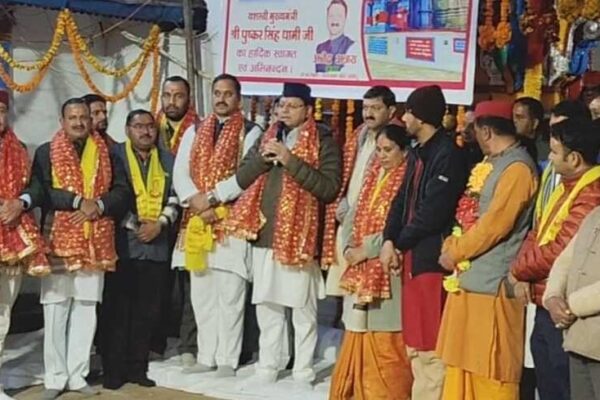 मुुख्यमंत्री ने ऊखीमठ में ओंकारेश्वर मंदिर में पूजा-अर्चना कर प्रदेश की खुशहाली की कामना की मुुख्यमंत्री ने ऊखीमठ में ओंकारेश्वर मंदिर में पूजा-अर्चना कर प्रदेश की खुशहाली की कामना की