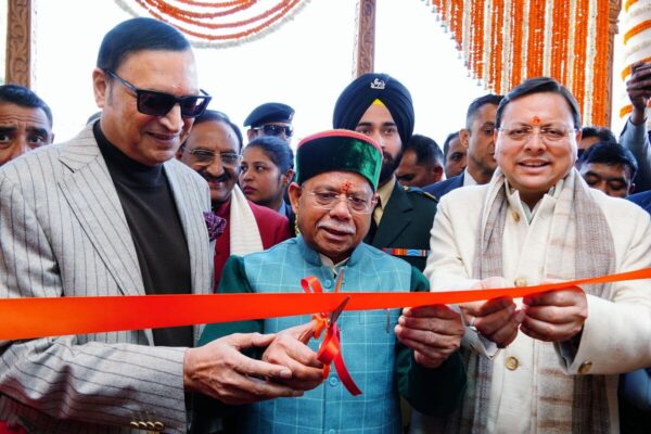 लेखक गांव में अटल बिहारी वाजपेयी की प्रतिमा का अनावरण, 72 फीट ऊंचा राष्ट्रीय ध्वज स्तम्भ स्थापित लेखक गांव में अटल बिहारी वाजपेयी की प्रतिमा का अनावरण, 72 फीट ऊंचा राष्ट्रीय ध्वज स्तम्भ स्थापित