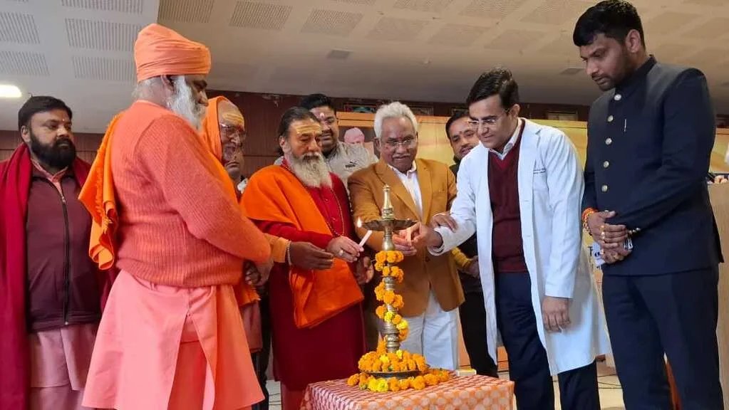 श्री महंत इन्दिरेश अस्पताल के कैंसर जागरूकता शिविर का हरिद्वारवासियों ने उठाया लाभ