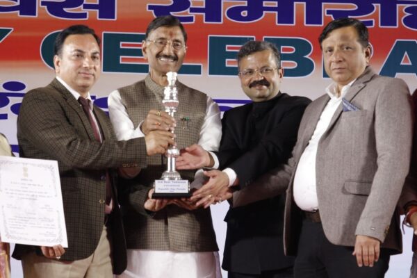 गणतंत्र दिवस परेड में उत्तराखण्ड की झांकी को मिला तीसरा स्थान
