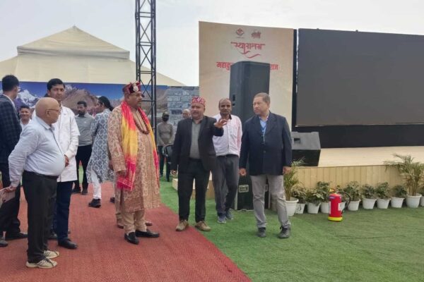 पर्यटन मंत्री सतपाल महाराज ने प्रयागराज में उत्तराखंड पैवेलियन का किया निरीक्षण