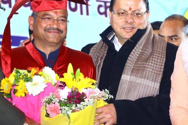 देहरादून के नवनिर्वाचित महापौर सौरभ थपलियाल सहित 100 पार्षदों ने ली शपथ