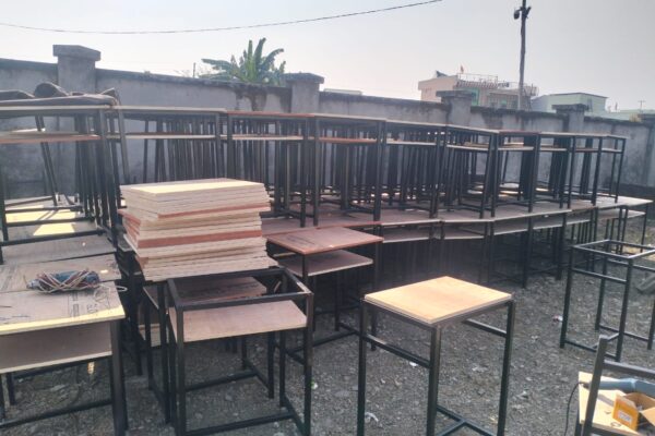 सरकारी स्कूल में अब कोई बच्चा जमीन पर नहीं बैठेगा
