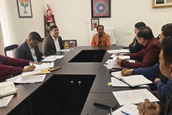 मानकों पर खरे विद्यालयों का होगा उच्चीकरणः डॉ. धन सिंह रावत मानकों पर खरे विद्यालयों का होगा उच्चीकरणः डॉ. धन सिंह रावत