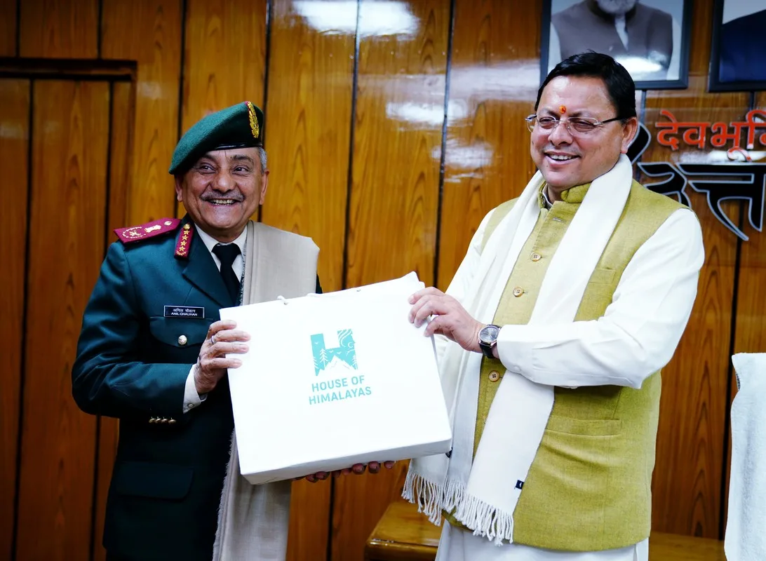 CDS जनरल अनिल चौहान ने मुख्यमंत्री धामी से की भेंट, सुरक्षा से जुड़े विषयों पर चर्चा की