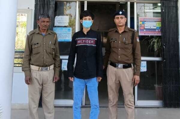 विधायको को धमकाने और पैसे ऐंठने के प्रकरण में हरिद्वार पुलिस ने एक को पकड़ा विधायको को धमकाने और पैसे ऐंठने के प्रकरण में हरिद्वार पुलिस ने एक को पकड़ा