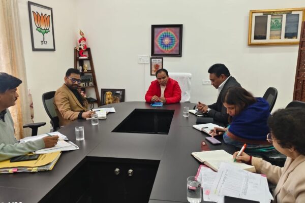 स्वास्थ्य विभाग में चतुर्थ श्रेणी के 1300 पदों पर होगी भर्ती स्वास्थ्य विभाग में चतुर्थ श्रेणी के 1300 पदों पर होगी भर्ती