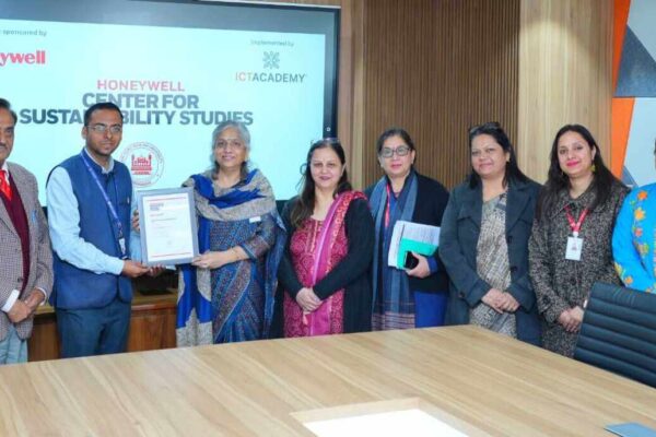 एसजीआरआर विश्वविद्यालय को मिला “सेंटर ऑफ एक्सीलेंस” अवार्ड एसजीआरआर विश्वविद्यालय को मिला “सेंटर ऑफ एक्सीलेंस” अवार्ड
