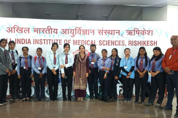 SGRRU के छात्रों ने किया AIIMS ऋषिकेश का शैक्षिक भ्रमण