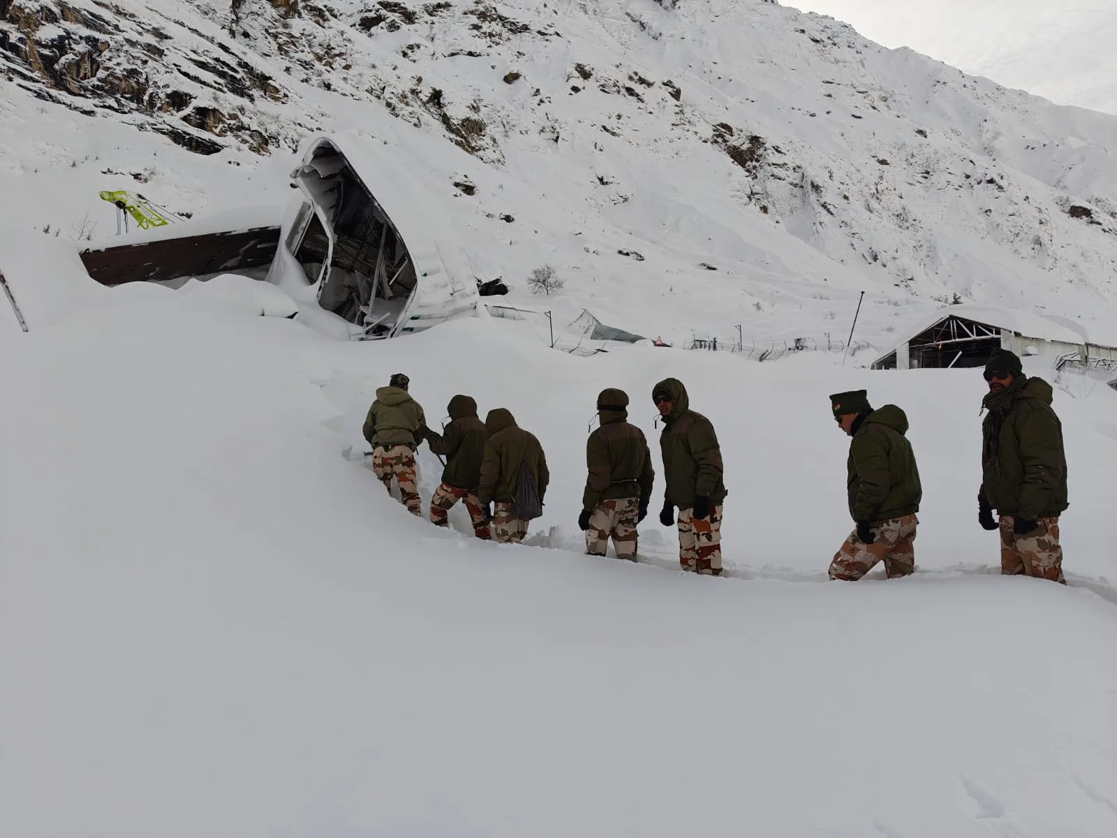चार लापता श्रमिकों की तलाश के लिए राहत और बचाव दलों ने झोंकी ताकत