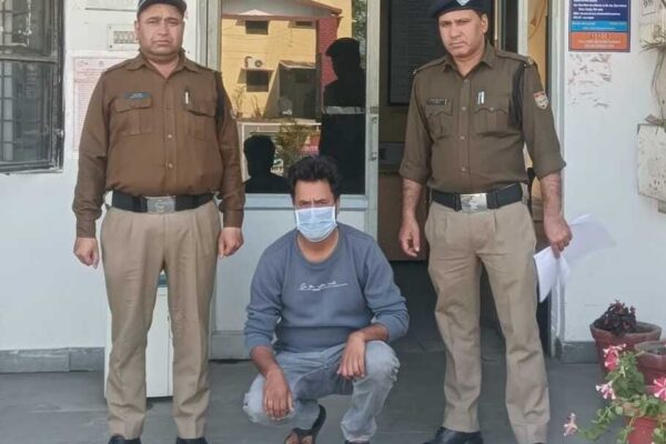 विधानसभा में नौकरी के नाम पर लाखों की ठगी का आरोपी गिरफ्तार विधानसभा में नौकरी के नाम पर लाखों की ठगी का आरोपी गिरफ्तार