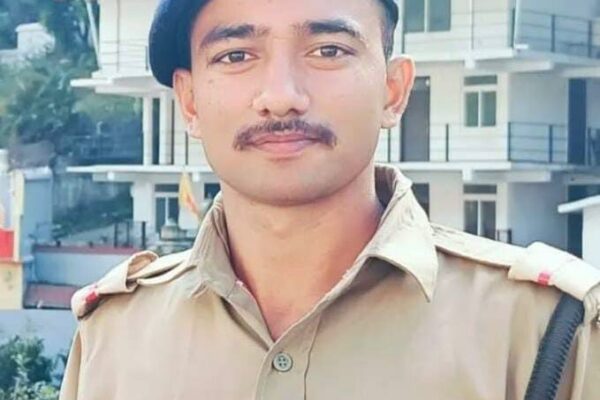पहाडी से गिरे पत्थर की चपेट में आने से पुलिस कांस्टेबल तनुज रावत की मृत्यु