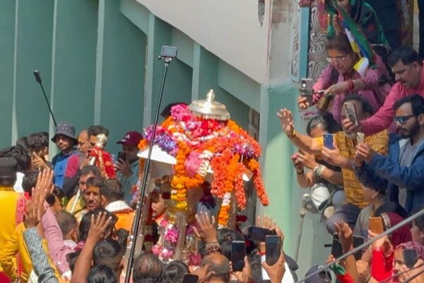बाबा केदार की पंचमुखी डोली केदारनाथ धाम के लिए रवाना बाबा केदार की पंचमुखी डोली केदारनाथ धाम के लिए रवाना