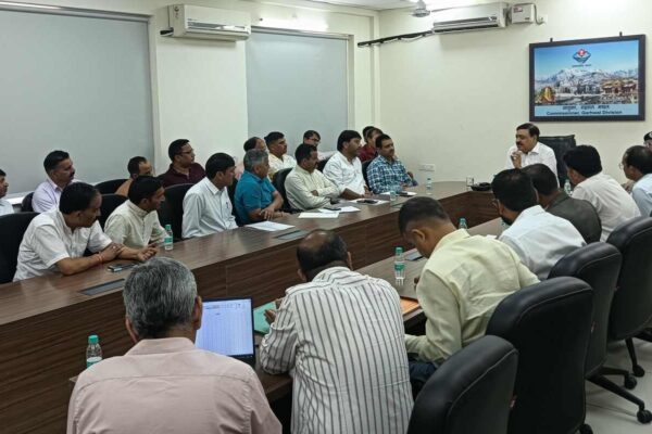 आयुक्त गढ़वाल ने की चारधाम यात्रा व्यवस्थाओं की समीक्षा आयुक्त गढ़वाल ने की चारधाम यात्रा व्यवस्थाओं की समीक्षा