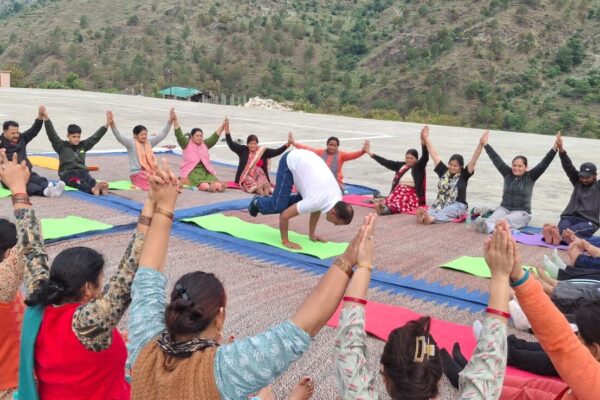 हरित योग दिवस पर बड़कोट योग शिविर