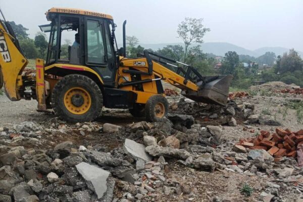 MDDA ने 150 बीघा अवैध प्लॉटिंग की ध्वस्त MDDA ने 150 बीघा अवैध प्लॉटिंग की ध्वस्त
