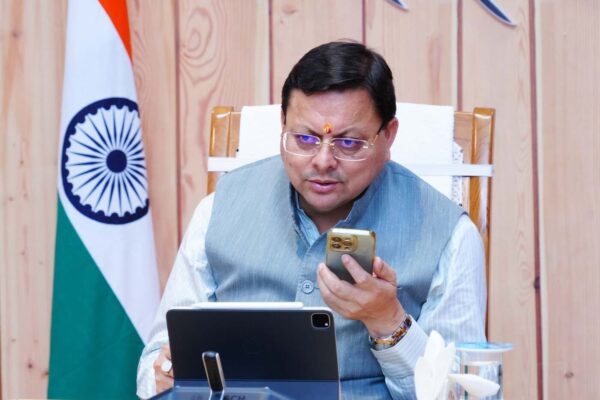 CM Helpline: मुख्यमंत्री ने शिकायतकर्ताओं से पूछा आपका काम हुआ कि नहीं ?