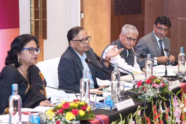 जनप्रतिनिधियों ने वित्त आयोग के सामने रखी वित्तीय आवंटन बढ़ाने की मांग