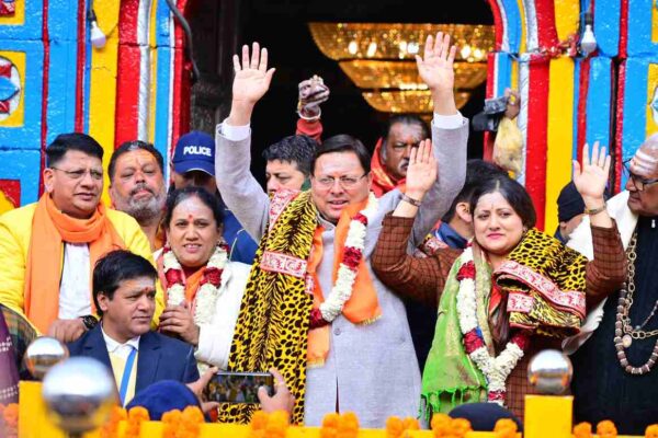 जय श्री केदार के उद्घोष के साथ ग्यारहवें ज्योर्तिलिंग श्री केदारनाथ धाम के कपाट 