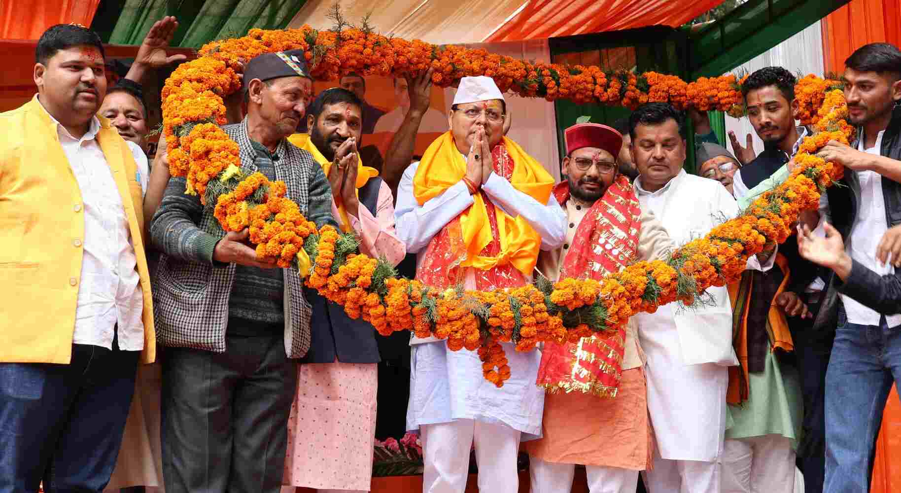 मुख्यमंत्री ने लाटू धाम में दर्शन के दौरान भारतीय सेना के शौर्य का किया अभिनन्दन