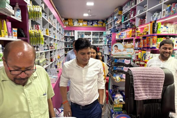 हरिद्वार, हल्द्वानी और ऊधमसिंह नगर में FDA टीम की ताबड़तोड़ छापेमारी हरिद्वार, हल्द्वानी और ऊधमसिंह नगर में FDA टीम की ताबड़तोड़ छापेमारी